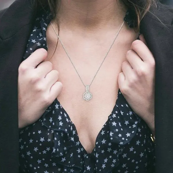 1/2 Ctw Round Cut Diamond Lovebright Pendant in 14K White Gold with Chain Image 4 Becker's Jewelers Burlington, IA