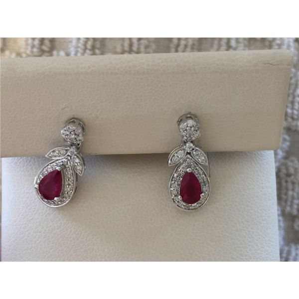 Earrings Allen's Fine Jewelry, Inc. Grenada, MS