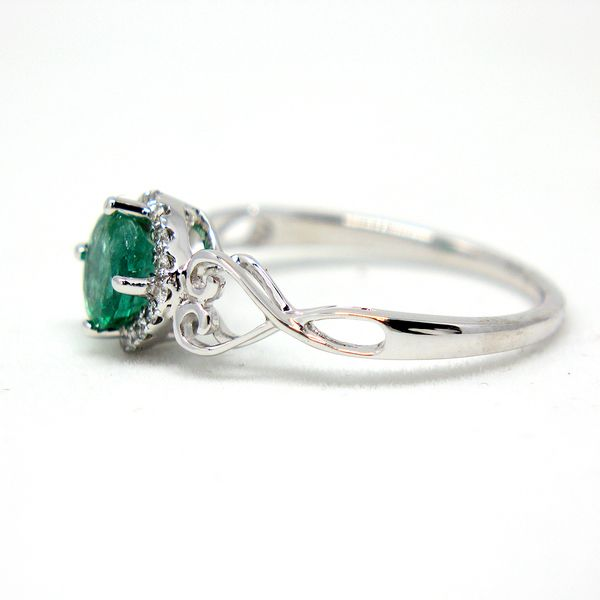 1.00ct Round Emerald Ring Image 2 Arezzo Jewelers Elmwood Park, IL