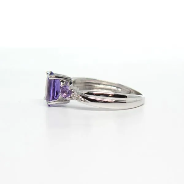 14k White Gold Amethyst Ring Image 2 Arezzo Jewelers Elmwood Park, IL