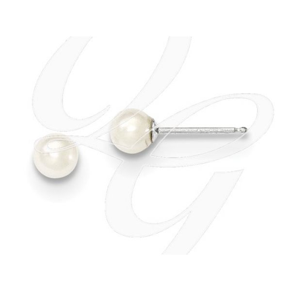 White 14 Karat 4-5mm Cultured freshwater Pearl Stud Earrings. Barnes Jewelers Goldsboro, NC