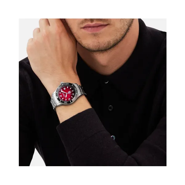 Montblanc Iced Sea Automatic Date Image 3 Baxter's Fine Jewelry Warwick, RI