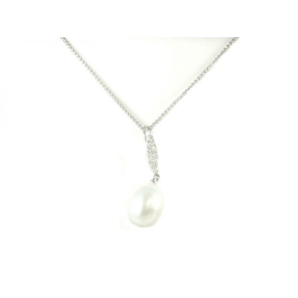 14K 10mm Freshwater Pearl & Diamond Pendant Confer’s Jewelers Bellefonte, PA