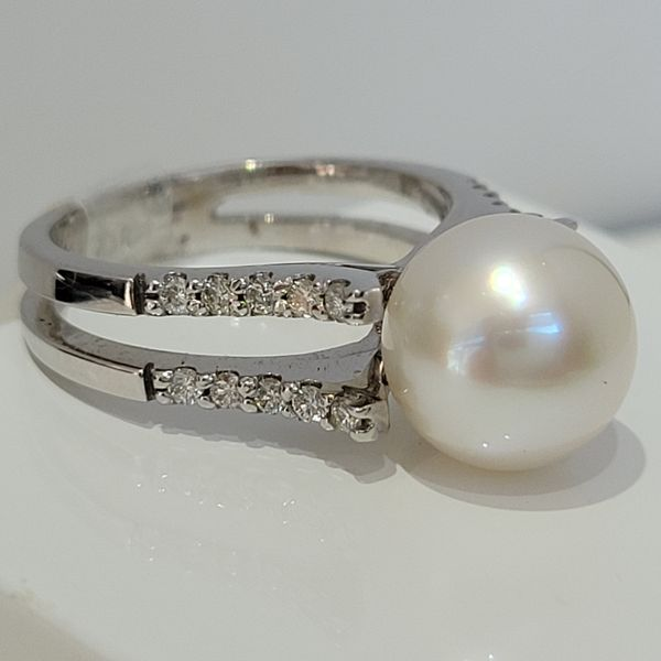 Pearl Ring Image 3 Dolabany Jewelers Westwood, MA