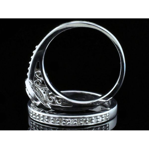 10K Round Cluster Style Diamond Wedding Set Image 3 Geralds Jewelry Oak Harbor, WA