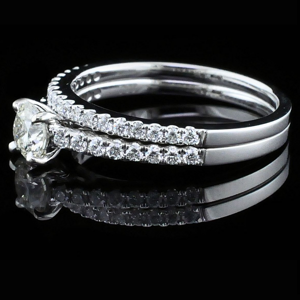 18K White Gold and Diamond Wedding Set Image 2 Geralds Jewelry Oak Harbor, WA