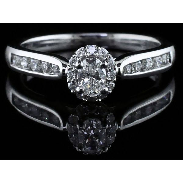 Oval Halo Diamond Engagement Ring Geralds Jewelry Oak Harbor, WA