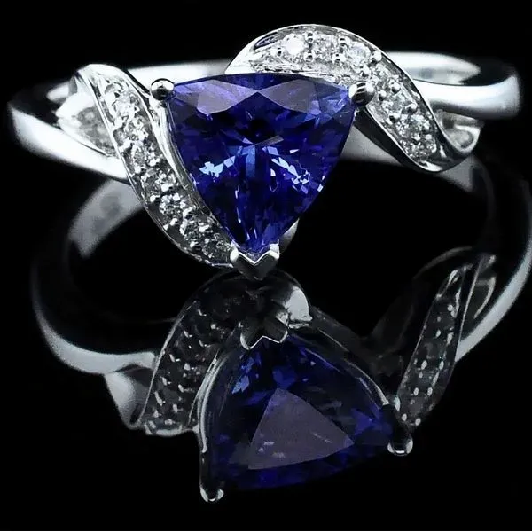 Ladies Tanzanite and Diamond Fashion Ring Geralds Jewelry Oak Harbor, WA