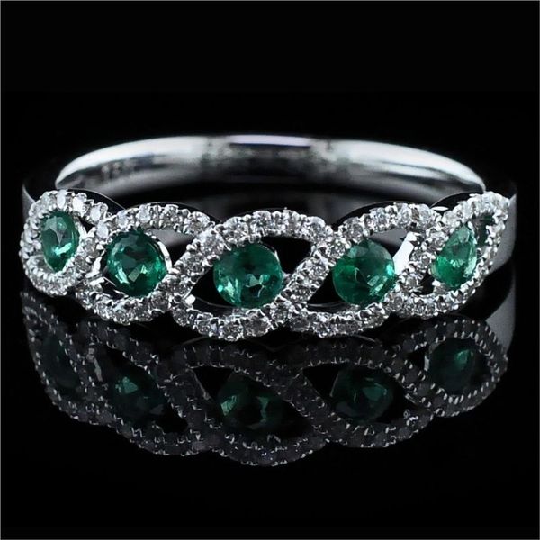 18K Emerald and Diamond Ring Geralds Jewelry Oak Harbor, WA