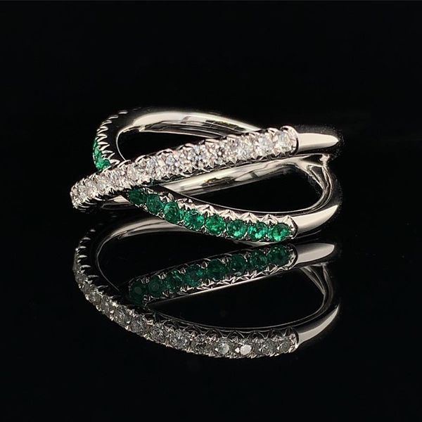 Ladies 18K Emerald and Diamond Ring Image 2 Geralds Jewelry Oak Harbor, WA