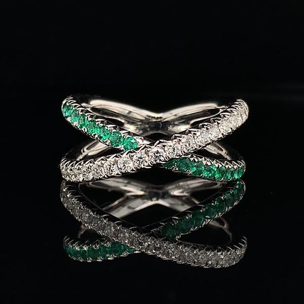 Ladies 18K Emerald and Diamond Ring Geralds Jewelry Oak Harbor, WA