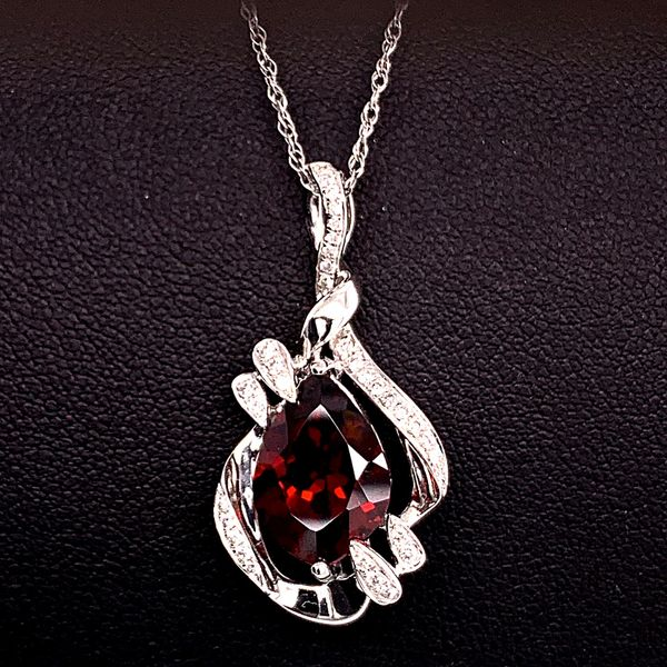 Garnet and Diamond Pendant Geralds Jewelry Oak Harbor, WA