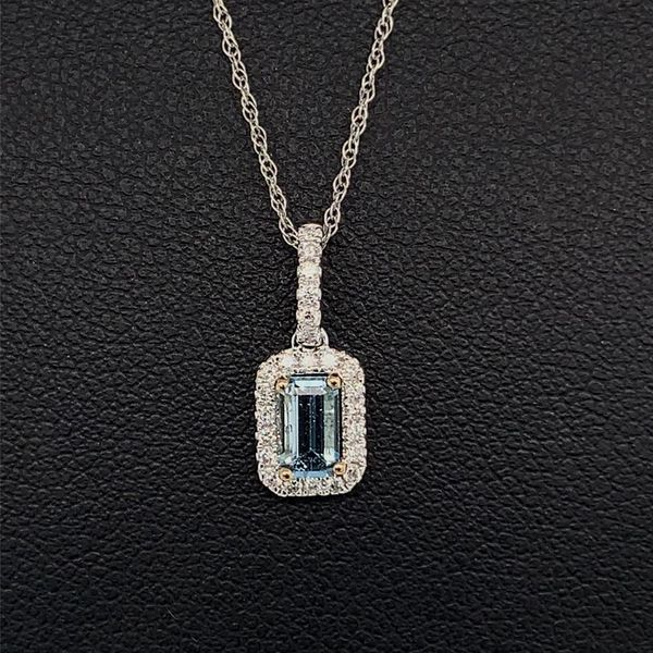 Aquamarine and Diamond Pendant Geralds Jewelry Oak Harbor, WA