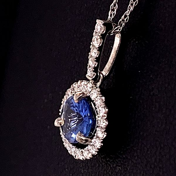 Blue Sapphire and Diamond Halo Pendant Image 2 Geralds Jewelry Oak Harbor, WA