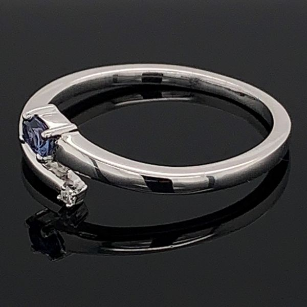 Sterling Silver and Yogo Blue Sapphire Ring Image 2 Geralds Jewelry Oak Harbor, WA