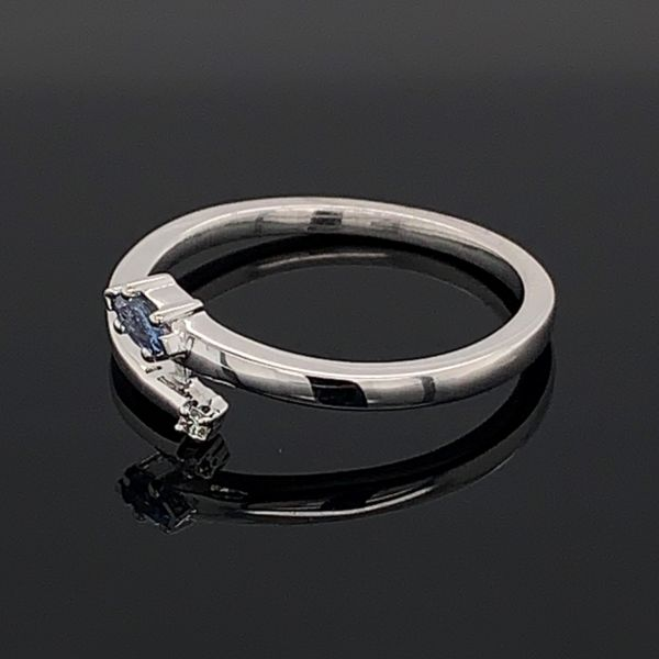 Sterling Silver and Yogo Blue Sapphire Ring Image 2 Geralds Jewelry Oak Harbor, WA