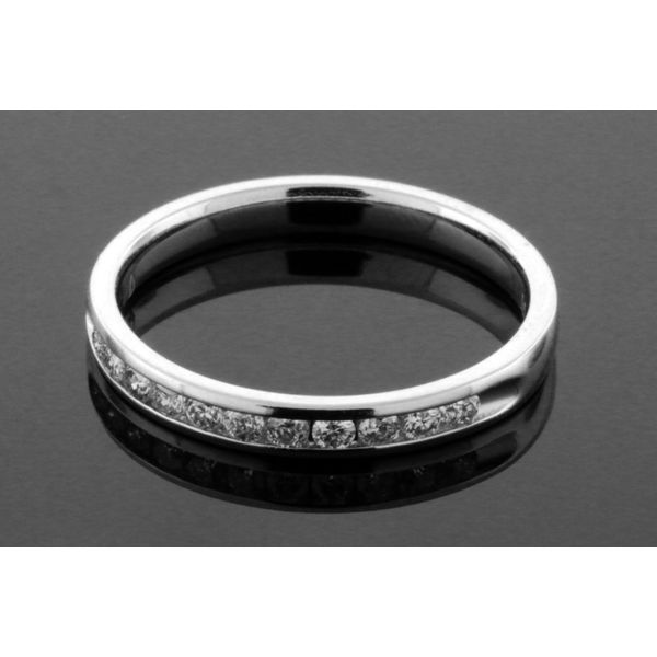 Lovely and confirming wedding band. Holliday Jewelry Klamath Falls, OR