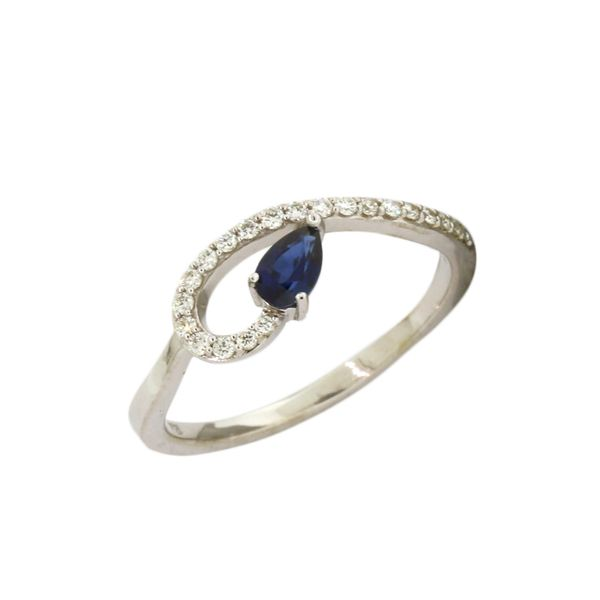 Beautiful blue sapphire and diamond ring. Holliday Jewelry Klamath Falls, OR