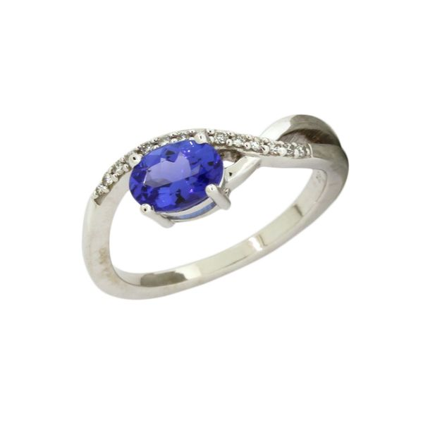 Stunning tanzanite and diamond ring. Holliday Jewelry Klamath Falls, OR