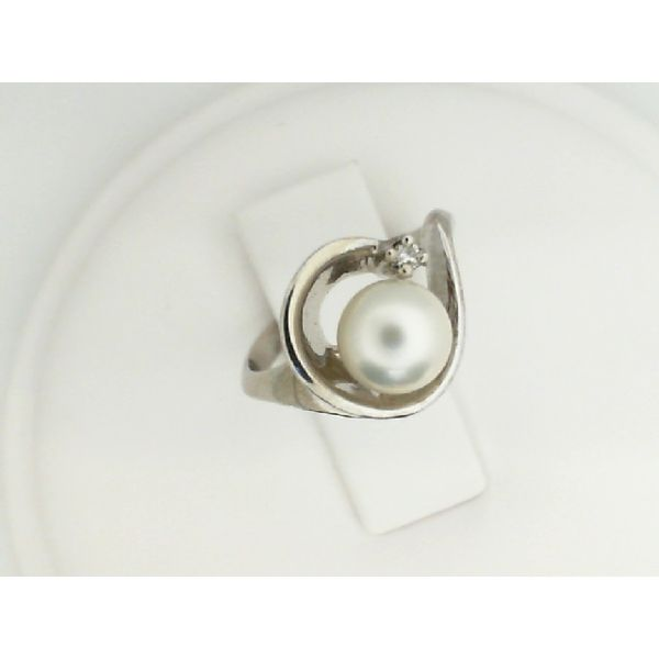 Diamond and Pearl Ring J. Thomas Jewelers Rochester Hills, MI