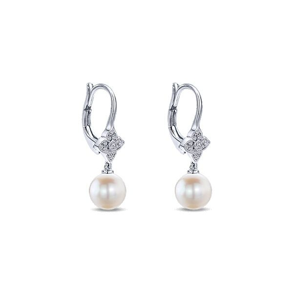 Pearl Earrings Image 2 Mees Jewelry Chillicothe, OH