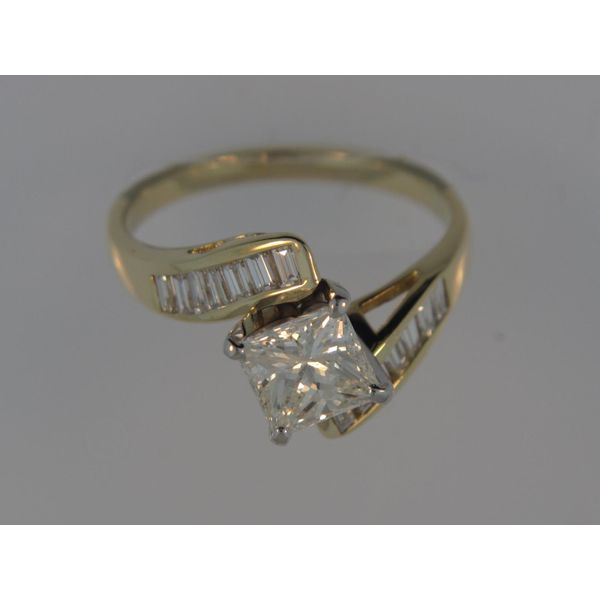 ESTATE COLLECTION - Lady's 14K Yellow Gold Diamond Ring W/15 Diamonds Orin Jewelers Northville, MI