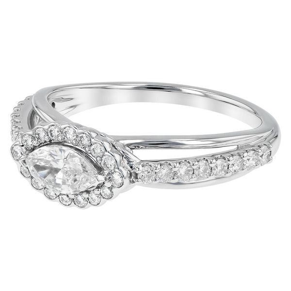 Lady's 14K White Gold Fashion Ring w/33 Diamonds Orin Jewelers Northville, MI