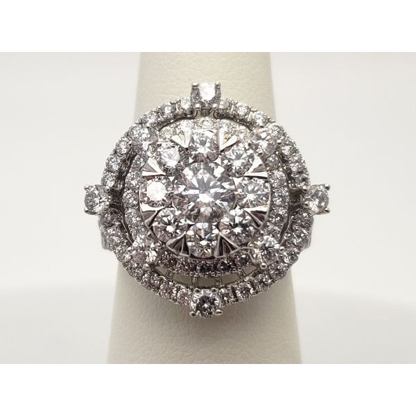 18k white gold diamond cluster engagement ring Roberts Jewelers Jackson, TN