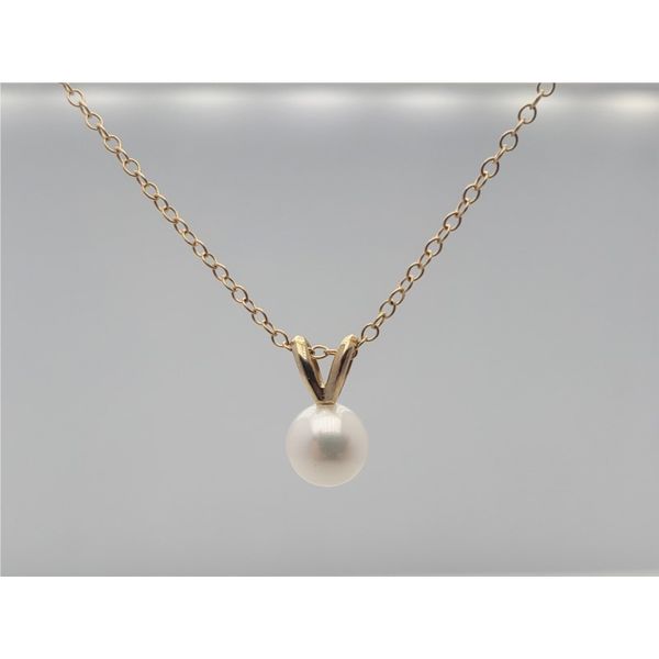 14k yellow gold pedant and chain with single round pearl Roberts Jewelers Jackson, TN