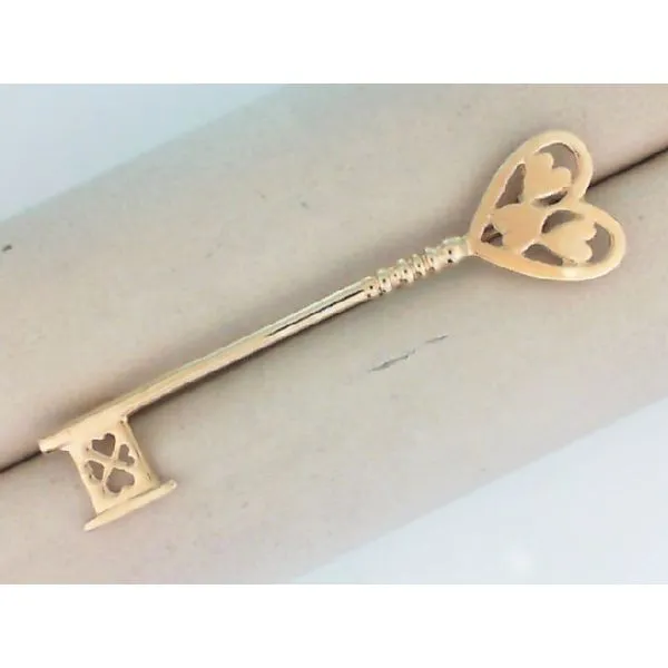 Gold Pin Robertson Jewelers New Milford, CT