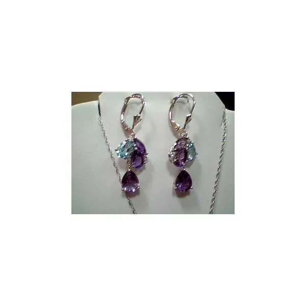 Earrings Nick T. Arnold Jewelers Owensboro, KY