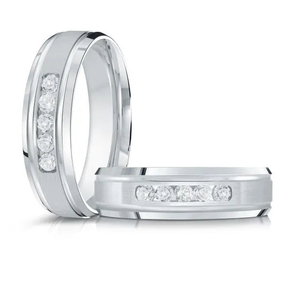 DIAMOND WEDDING BAND Image 3 Designer Jewelers Westborough, MA