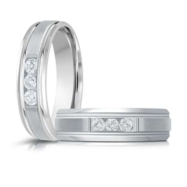 DIAMOND WEDDING BAND Image 3 Thomas A. Davis Jewelers Holland, MI