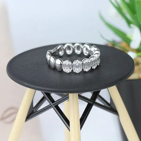 Parade In Fashion Band Image 3 Studio D Jewelers Woodstock, IL