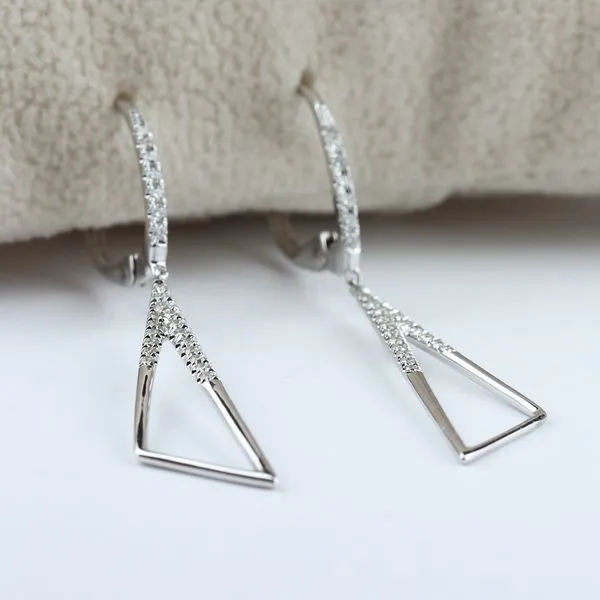 Parade In Fashion Earring Image 2 Studio D Jewelers Woodstock, IL