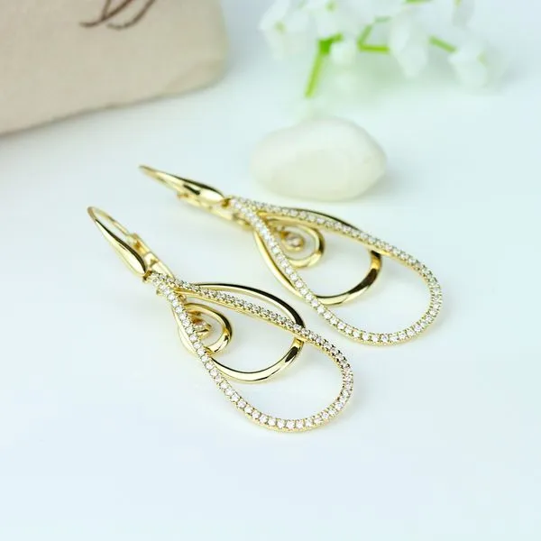 Parade In Fashion Earring Image 2 Studio D Jewelers Woodstock, IL