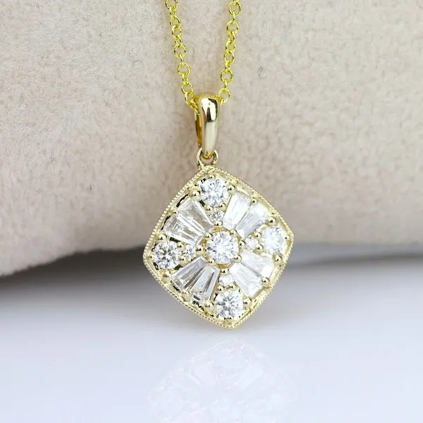 Parade In Fashion Pendant Image 2 Studio D Jewelers Woodstock, IL