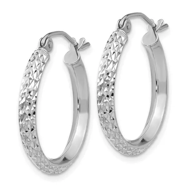 Leslie's 14k White Gold Knife Edge D/C 2.5x20mm Hoop Earrings Image 2 Trenton Jewelers Ltd. Trenton, MI