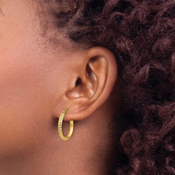 Leslie's 14k Knife Edge D/C 2.5x20mm Hollow Hoop Earrings Image 3 Johnson Jewellers Lindsay, ON