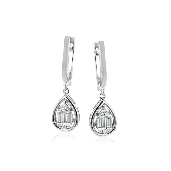 18k White Gold Diamond Earrings Diamond Showcase Longview, WA