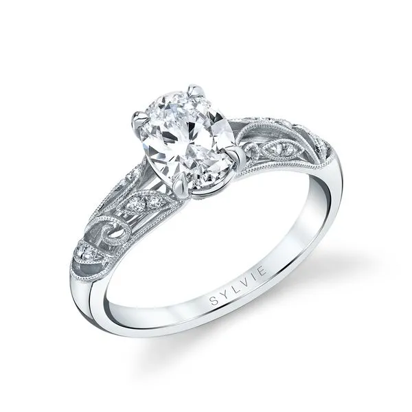 Women's Oval Cut Vintage Engagement Ring - Roial Diamond Showcase Longview, WA