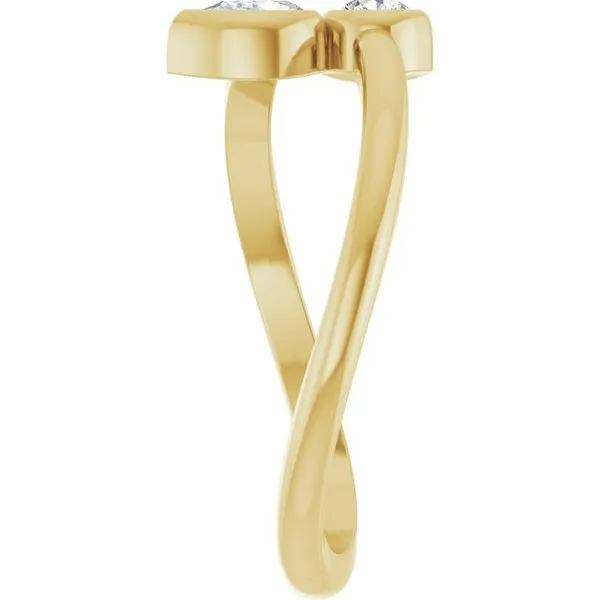 Bezel-Set Bypass Ring Image 4 Milan's Jewelry Inc Sarasota, FL
