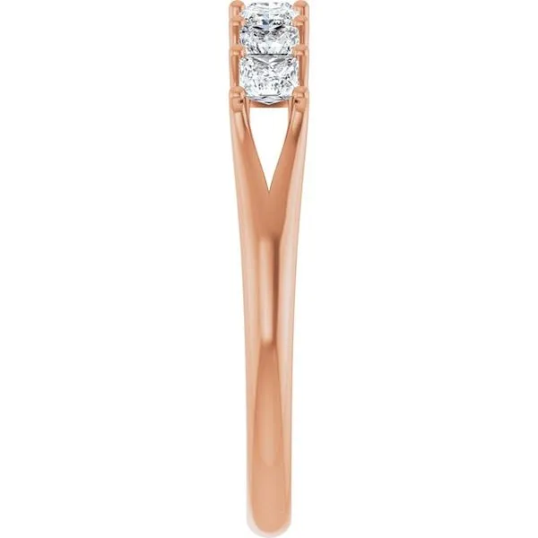 Share-Prong Seven-Stone Anniversary Band Image 4 Grayson & Co. Jewelers Iron Mountain, MI