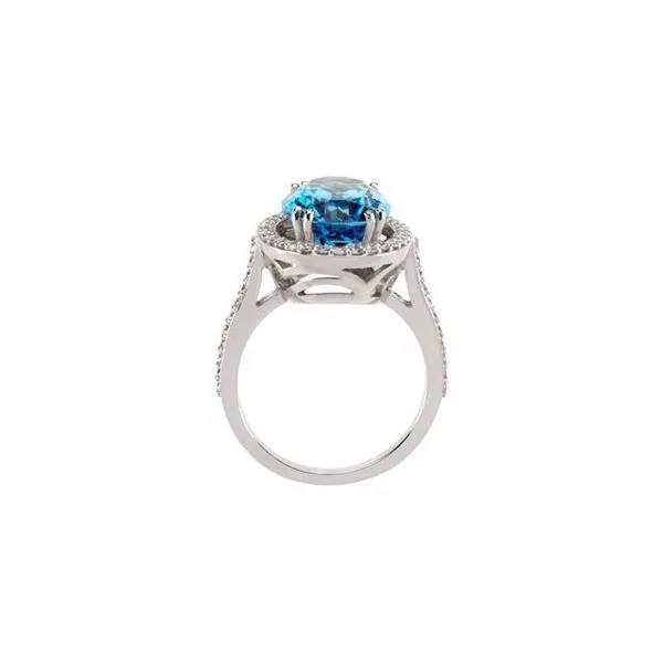 Halo-Style Ring Image 2 Hart's Jewelers Grants Pass, OR