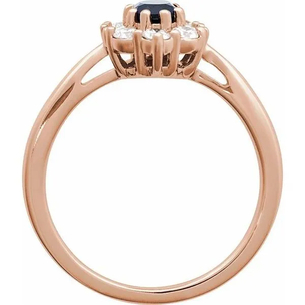 Halo-Style Ring Image 2 Hart's Jewelers Grants Pass, OR