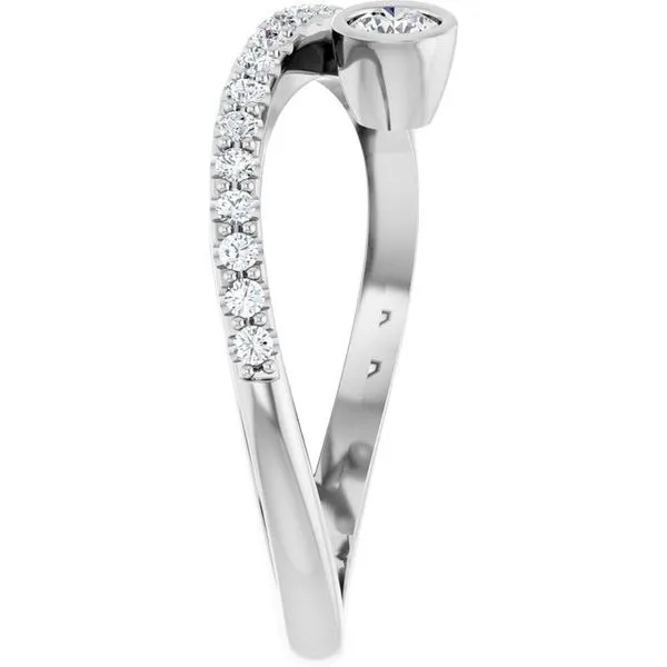 Criss-Cross Bezel-Set Ring Image 4 Milan's Jewelry Inc Sarasota, FL