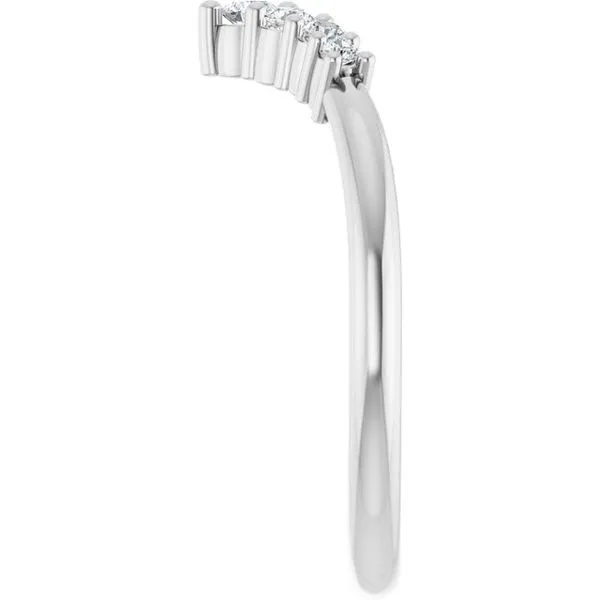 Graduated V Ring Image 4 Henry B. Ball Jewelers Canton, OH