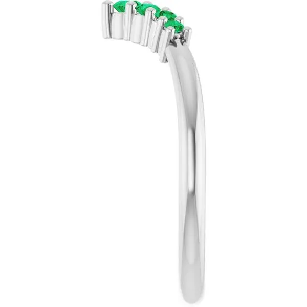 Graduated V Ring Image 4 Henry B. Ball Jewelers Canton, OH