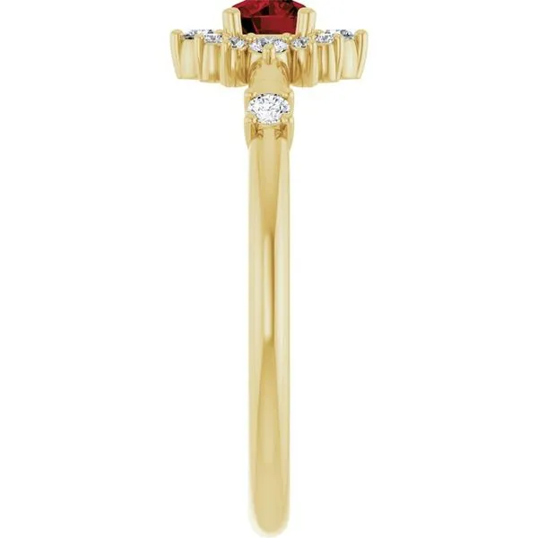 Halo-Style Ring Image 4 Hart's Jewelers Grants Pass, OR