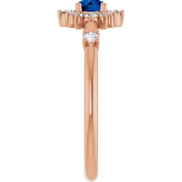 Halo-Style Ring Image 4 Hart's Jewelers Grants Pass, OR